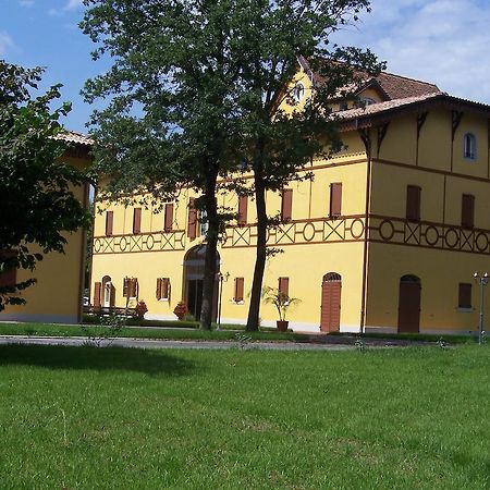 Corte Degli Estensi ฟอร์มิจิเน ภายนอก รูปภาพ