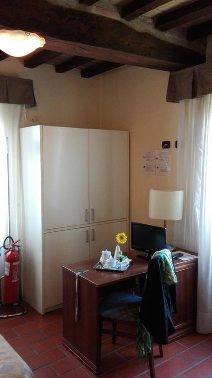 Corte Degli Estensi ฟอร์มิจิเน ภายนอก รูปภาพ