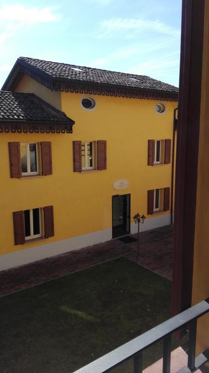 Corte Degli Estensi ฟอร์มิจิเน ภายนอก รูปภาพ