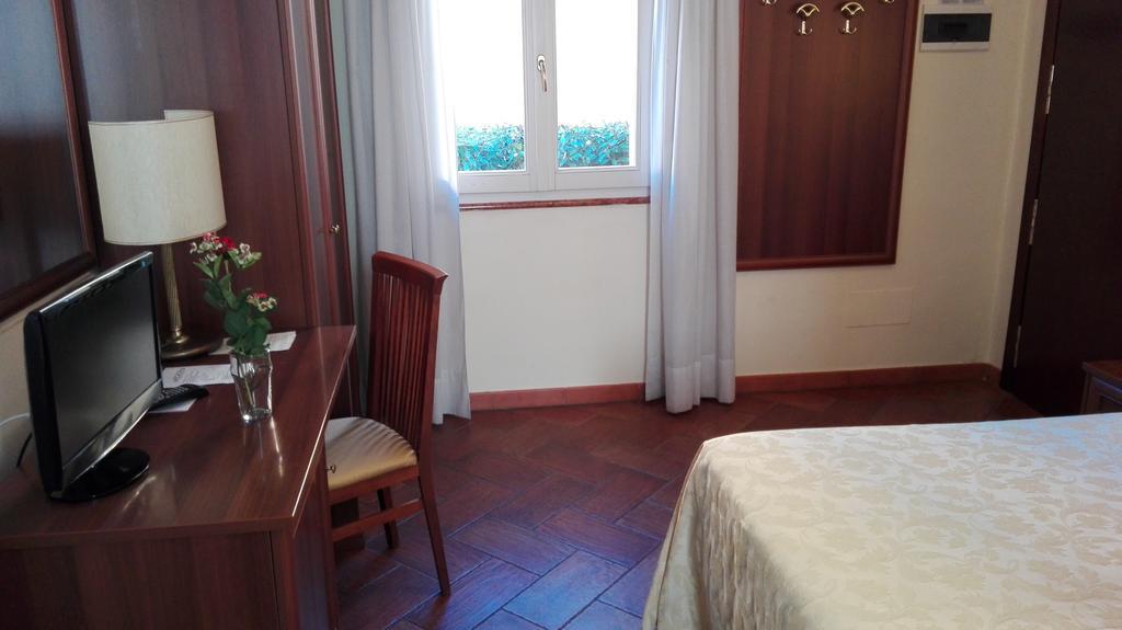 Corte Degli Estensi ฟอร์มิจิเน ภายนอก รูปภาพ