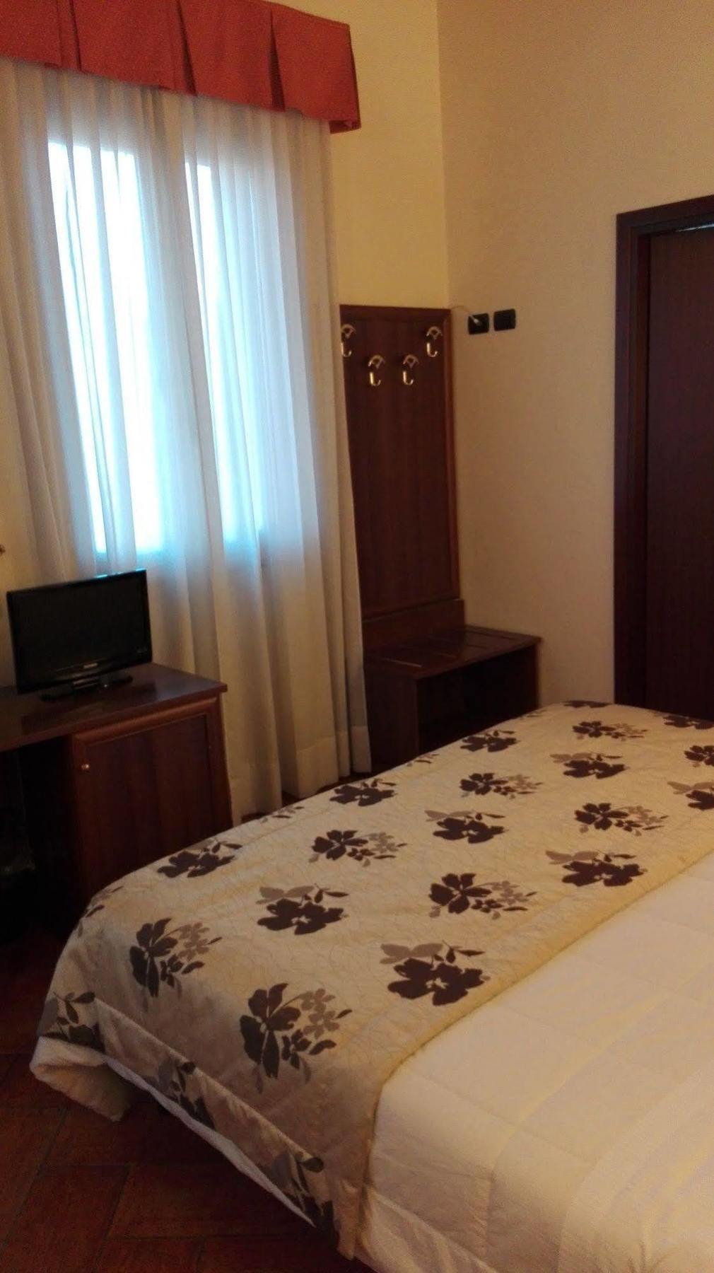 Corte Degli Estensi ฟอร์มิจิเน ภายนอก รูปภาพ
