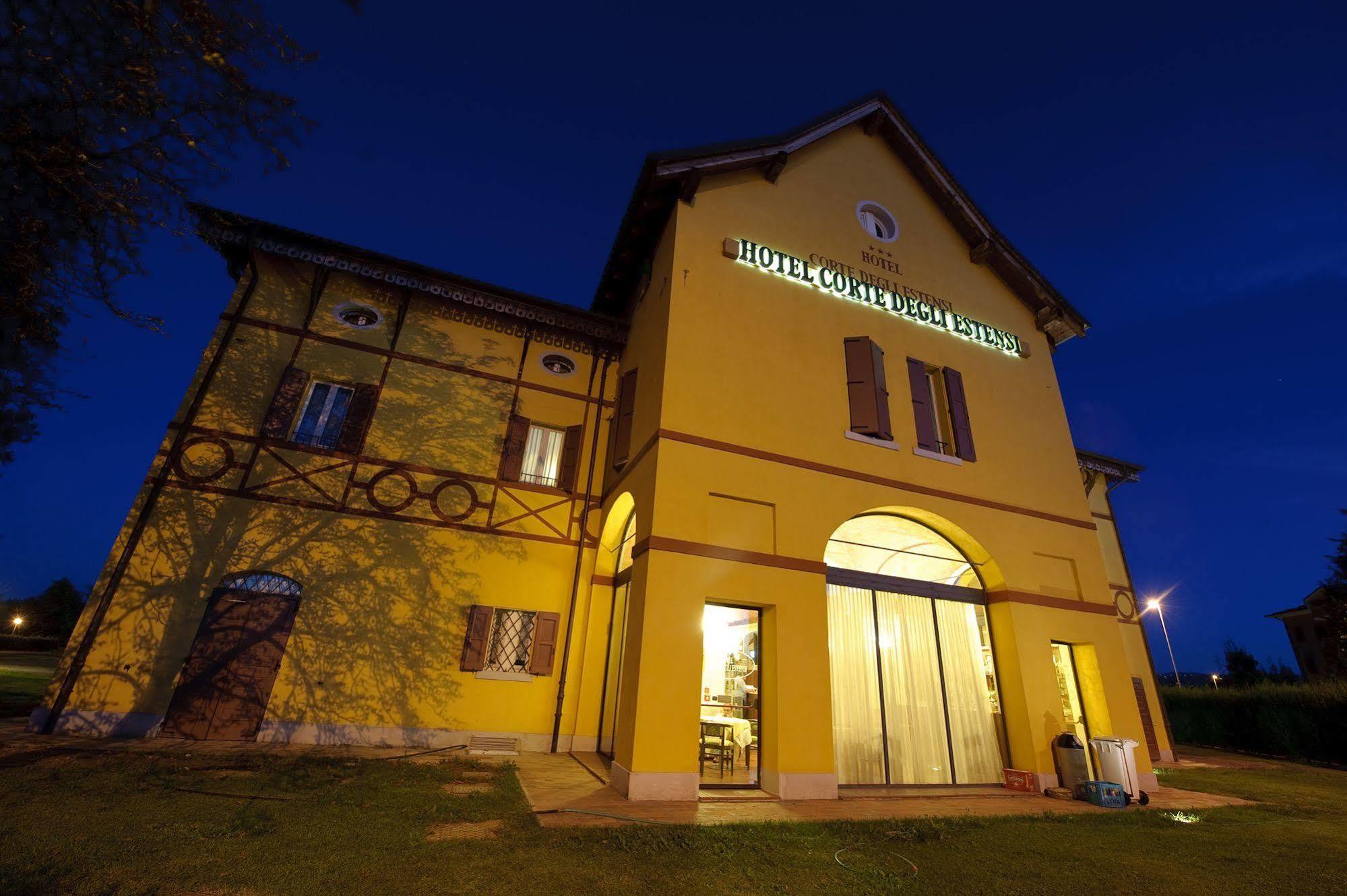 Corte Degli Estensi ฟอร์มิจิเน ภายนอก รูปภาพ